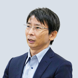 小笠原　暁史 氏